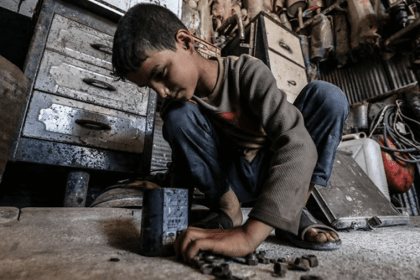 Standart-dışılığın standardı: Enformel emekçiler ve küresel birikim