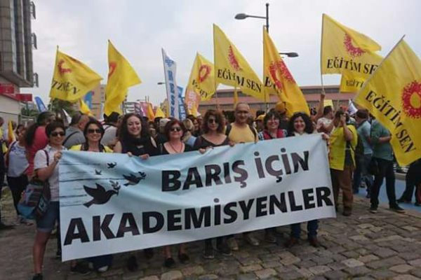 Barış Akademisyenlerinin Davalarında “Eş Zamansızlık”: “Ne Oldu Sizin İş? Geri Dönüyormuşsunuz!”